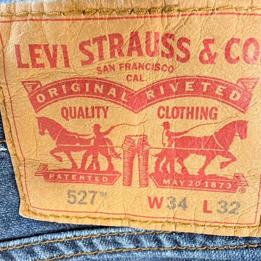 Levis levi 527
